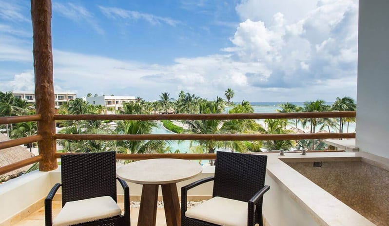 SECRETS AKUMAL PREFERRED CLUB JUNIOR SUITE OCEAN FRONT BALCONY